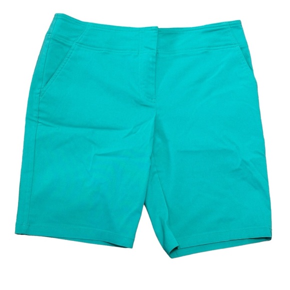 Women’s IZOD Golf 8 Medium Shorts Chino Khakis Mint Bermuda Stretch Sun Control - Picture 3 of 10